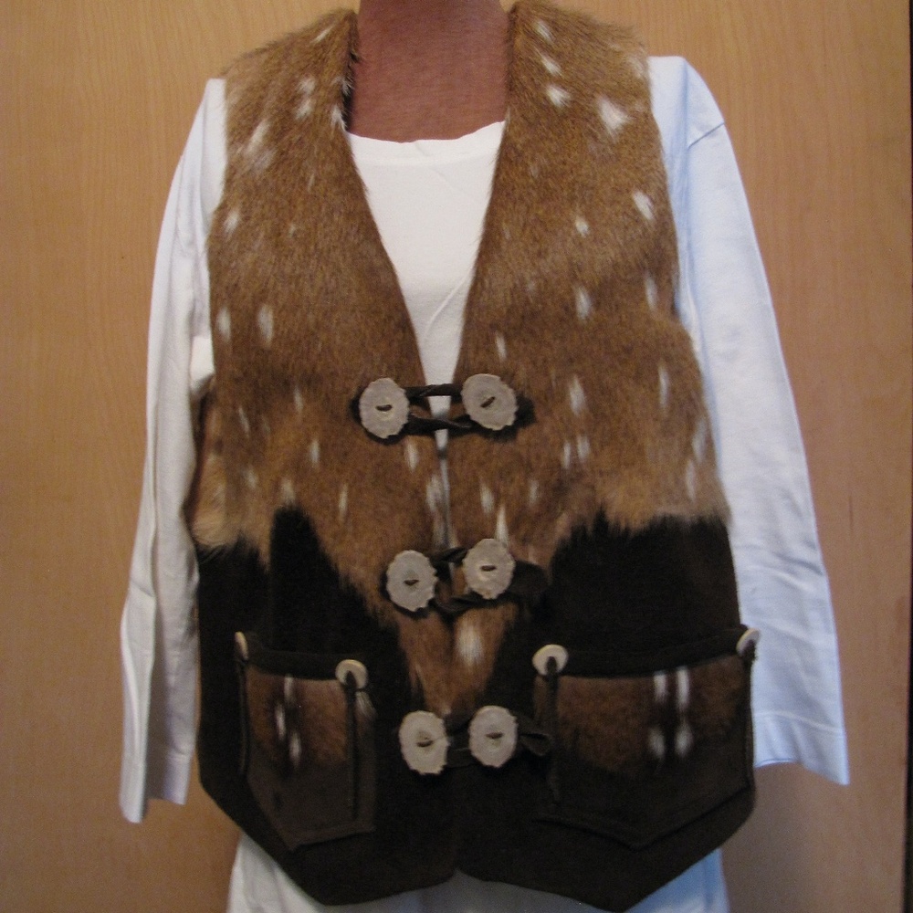 Authentic ranch style! Unique Axis deer hide & suede vest with antler buttons.